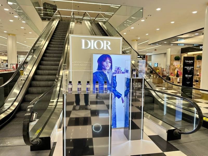 Gris Dior retail pop-up